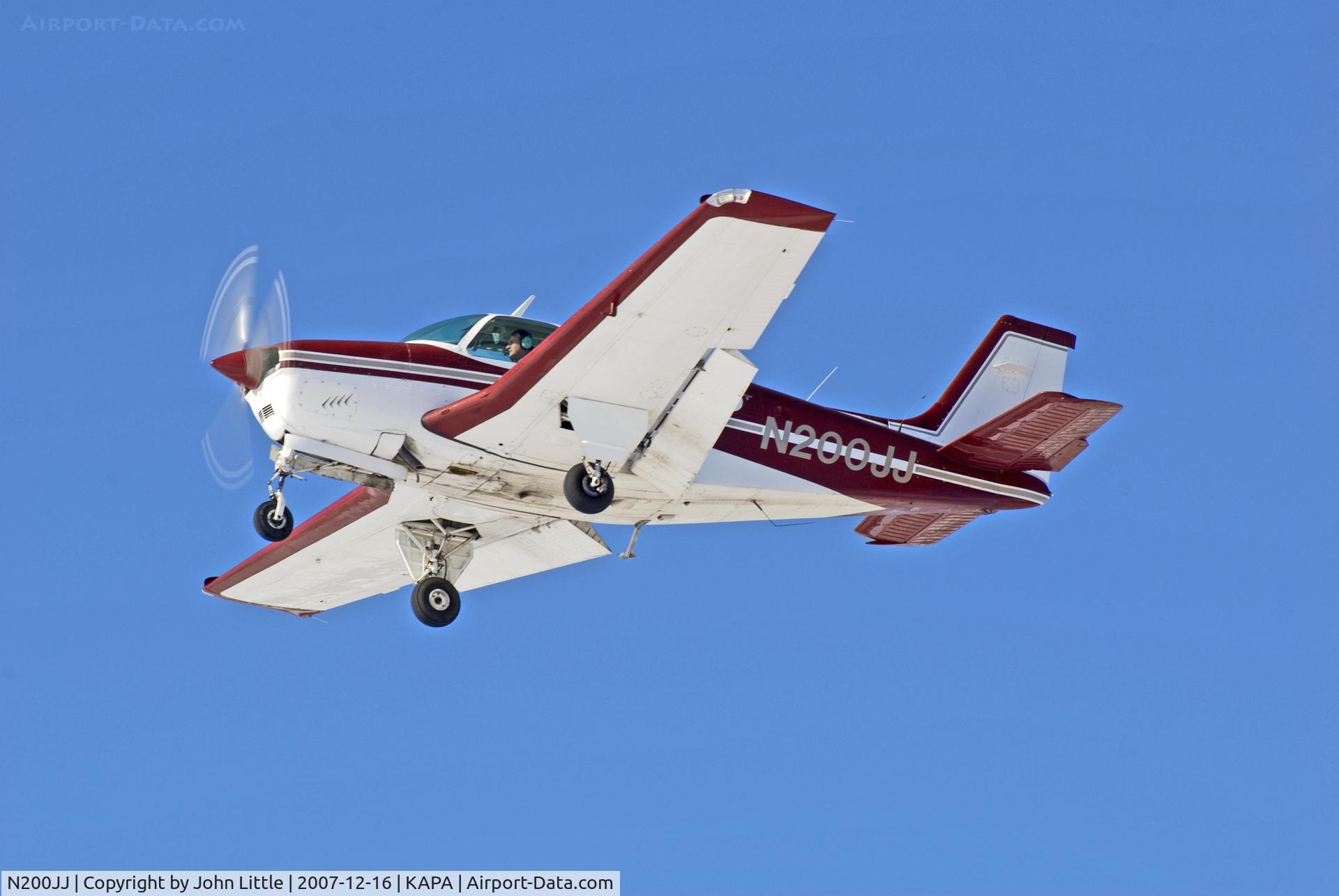N200JJ, 1966 Beech 35-C33A Debonair C/N CE-112, Approach to 17L