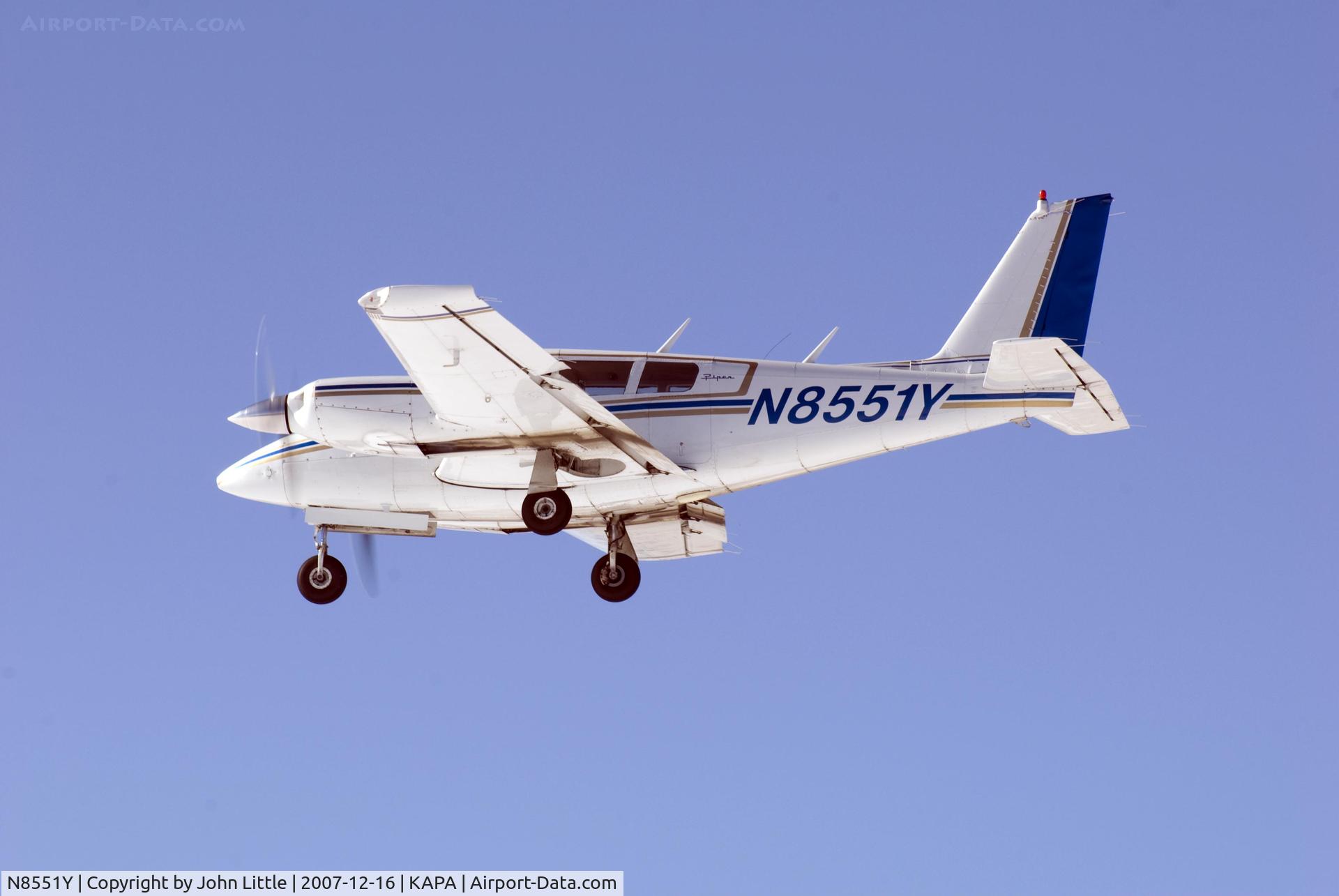 N8551Y, 1968 Piper PA-30 Twin Comanche C/N 30-1698, Approach to 17L