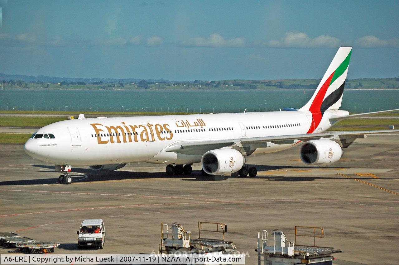 A6-ERE, 2004 Airbus A340-541 C/N 572, Taxiing to the gate