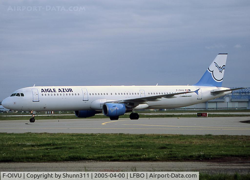 F-OIVU, 1999 Airbus A321-211 C/N 1017, Rolling to the terminal