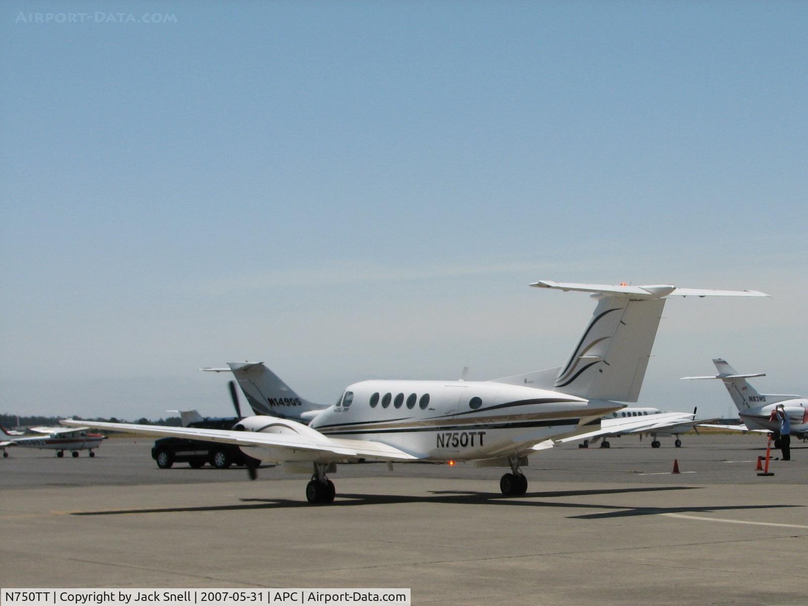 N750TT, 1976 Beech 200 C/N BB-215, Taken at the Nspa Cpunty Airport, Napa, CA.