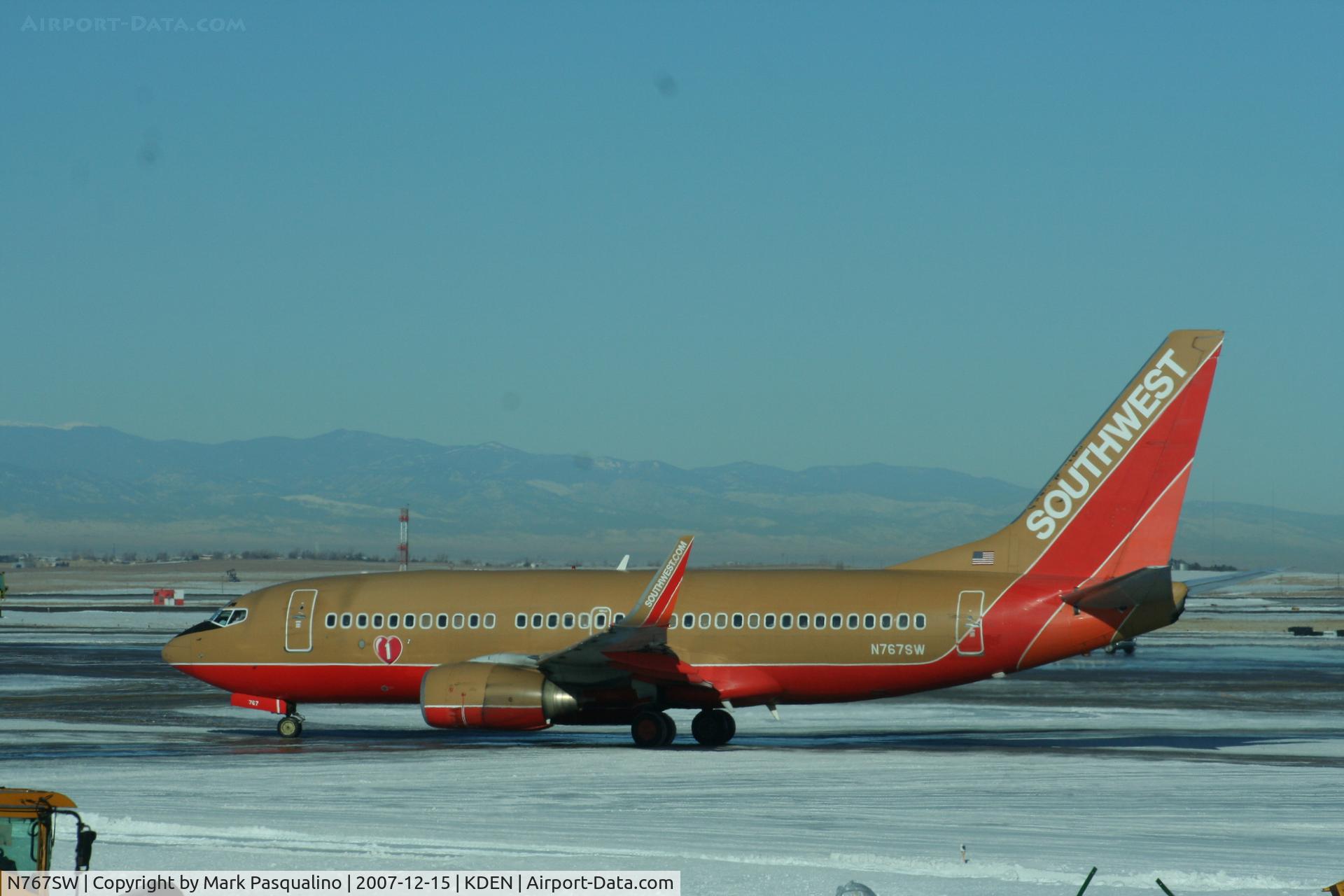 N767SW, 2000 Boeing 737-7H4 C/N 29807, Boeing 737-300