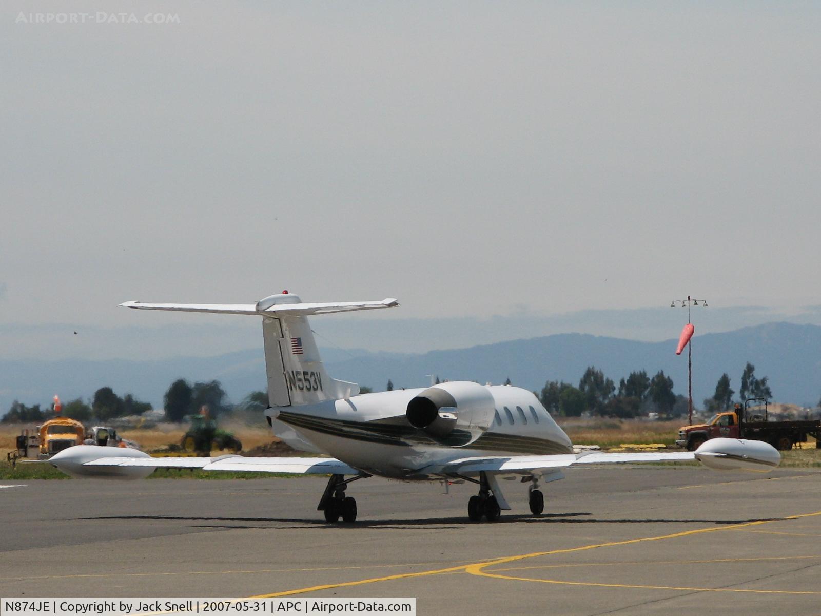 N874JE, Raytheon Aircraft Company 58 C/N TH-2045, Taken at the Nspa Cpunty Airport, Napa, CA.