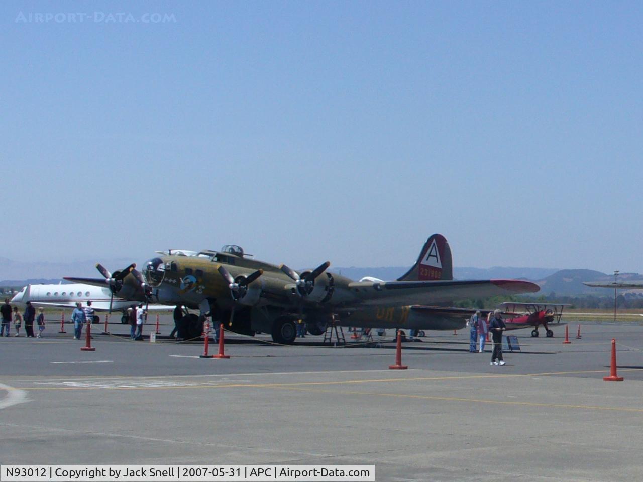 N93012, 1944 Boeing B-17G-30-BO Flying Fortress C/N 32264, Taken at the Nspa Cpunty Airport, Napa, CA.