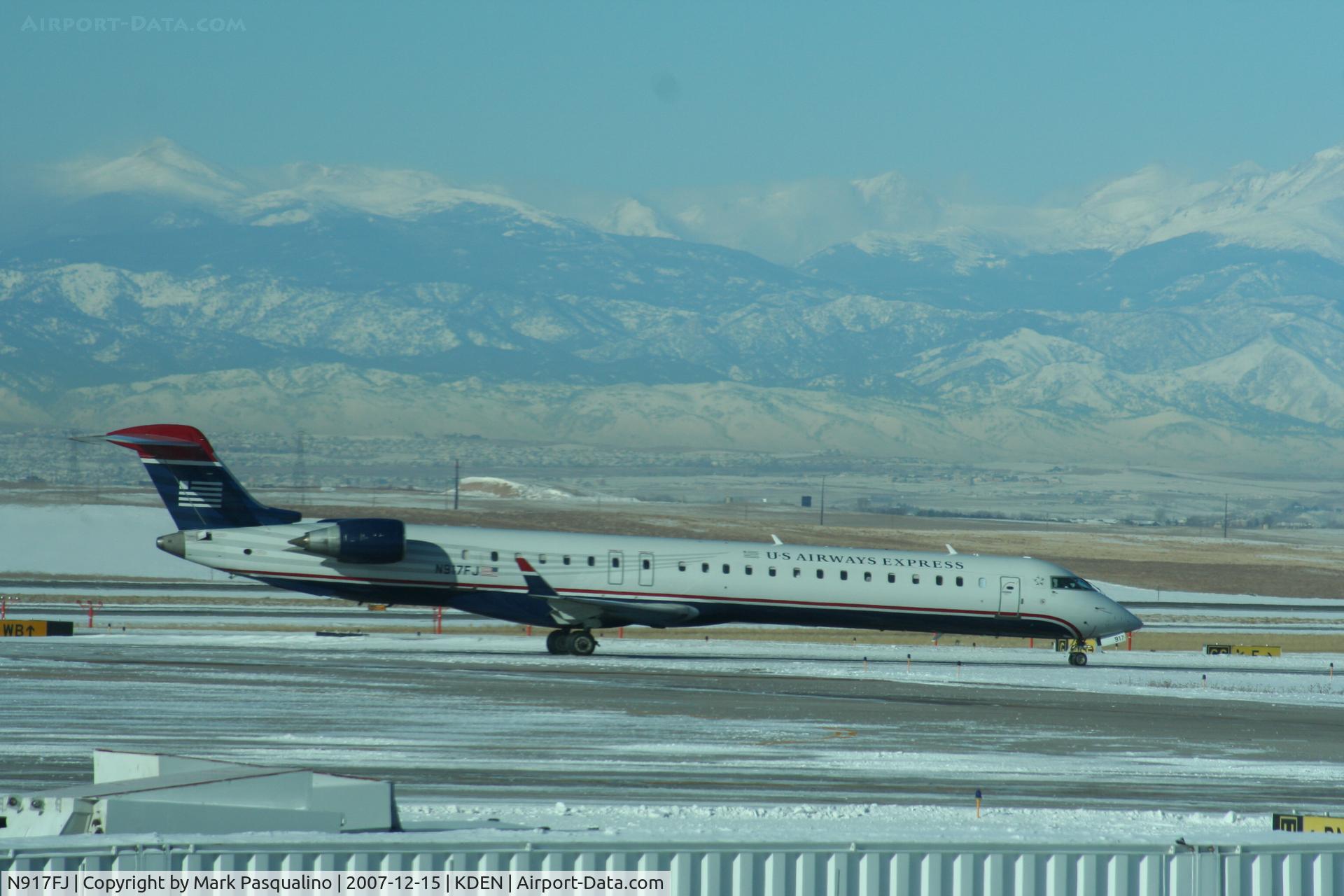 N917FJ, 2004 Bombardier CRJ-900ER (CL-600-2D24) C/N 15017, CL600-2D24