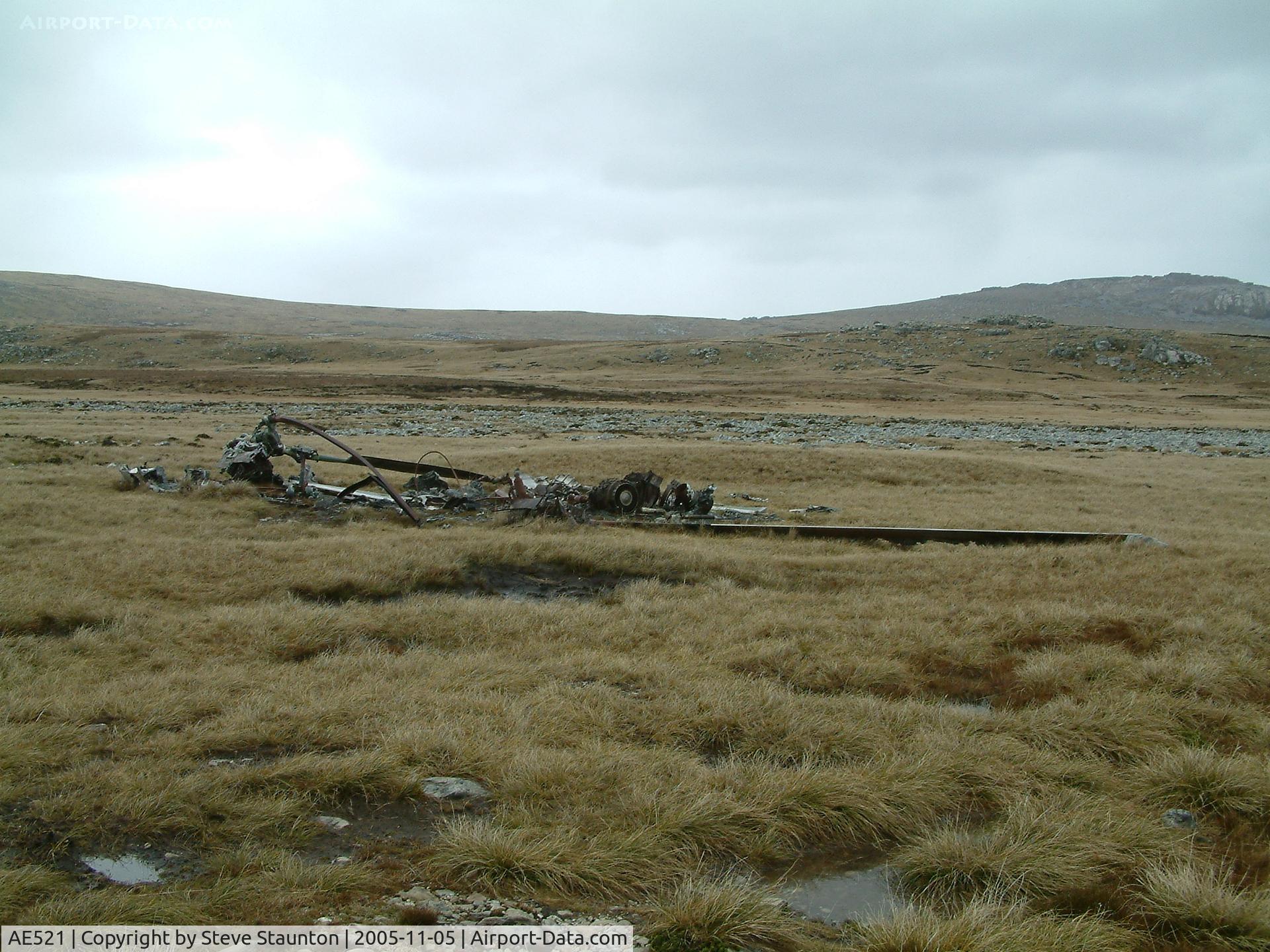 AE521, Boeing Vertol CH-47C Chinook C/N B-789/CG-102, Wrecked BV Chinook CH-47C of the Argentine AF located at the foot of Mount Kent, Falkland Island. This aircraft was destroyed during the 1982 Falklands Conflict.