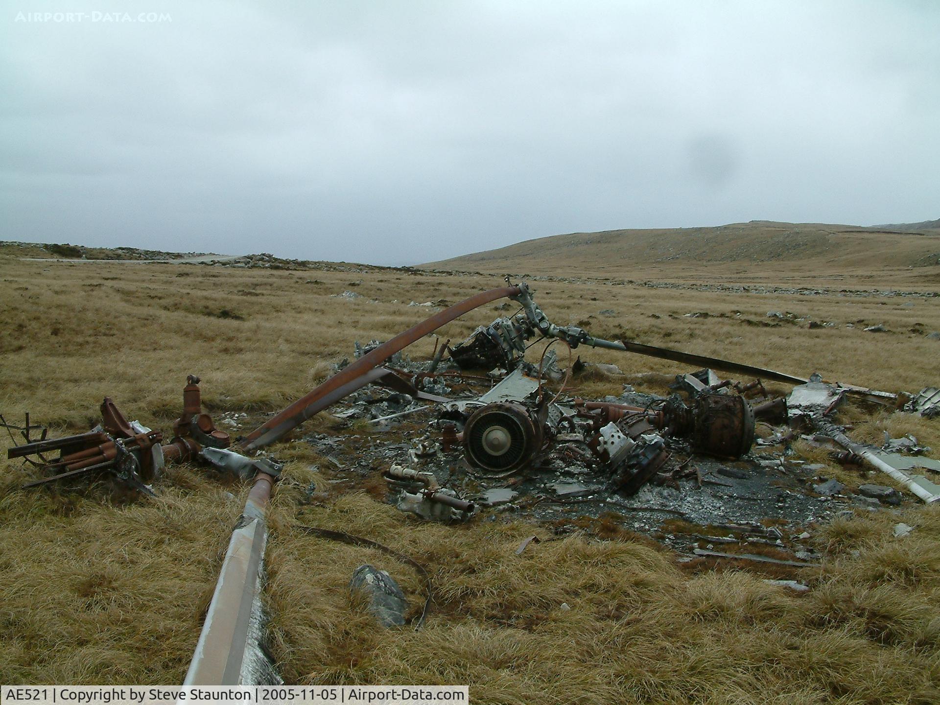 AE521, Boeing Vertol CH-47C Chinook C/N B-789/CG-102, Wrecked BV Chinook CH-47C of the Argentine AF located at the foot of Mount Kent, Falkland Island. This aircraft was destroyed during the 1982 Falklands Conflict.
