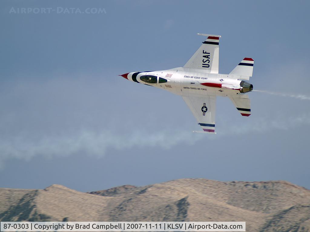87-0303, 1987 General Dynamics F-16C Fighting Falcon C/N 5C-564, SA - Air Force / 1987 General Dynamics F-16C Fighting Falcon (Block 32H) - Thunderbird #6 - Major Samantha Weeks (Opposing Solo)