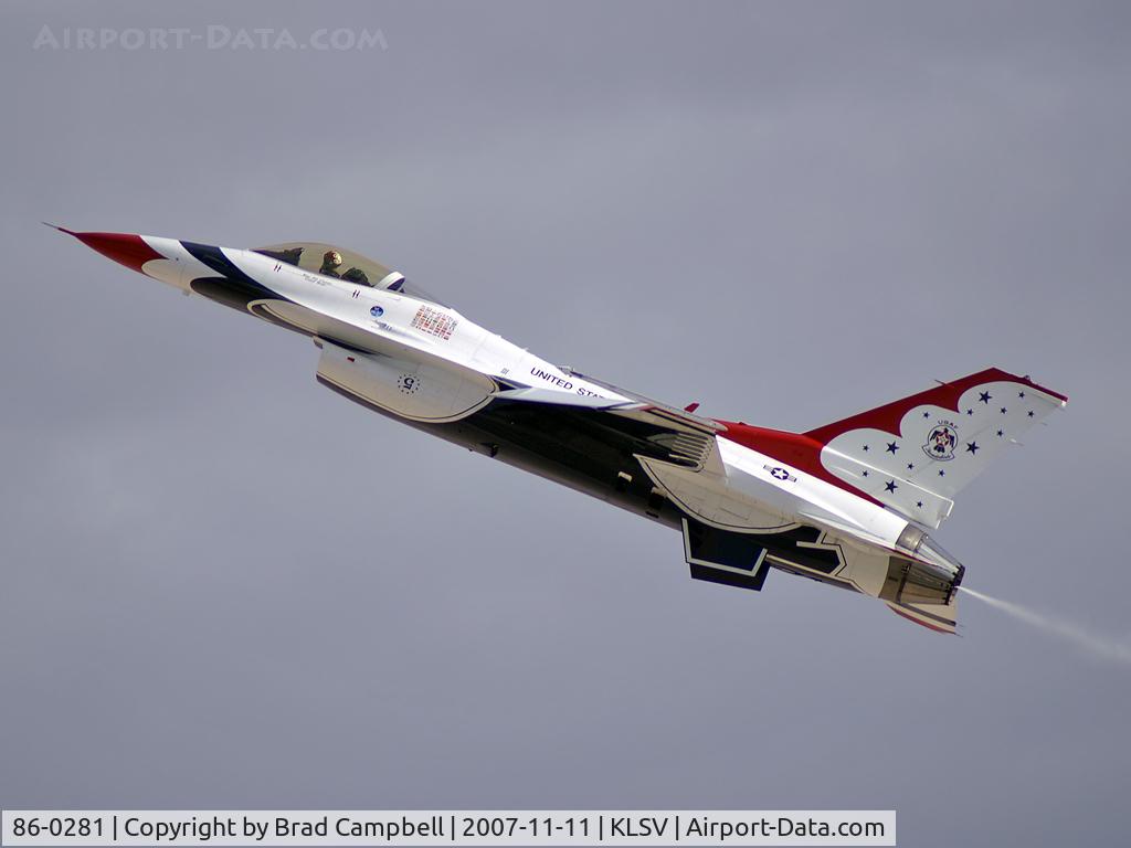 86-0281, 1986 General Dynamics F-16C Fighting Falcon C/N 5C-387, USA - Air Force / 1986 General Dynamics F-16C Fighting Falcon (Block 32D) - Thunderbird #5 - Major Ed Casey (Lead Solo)