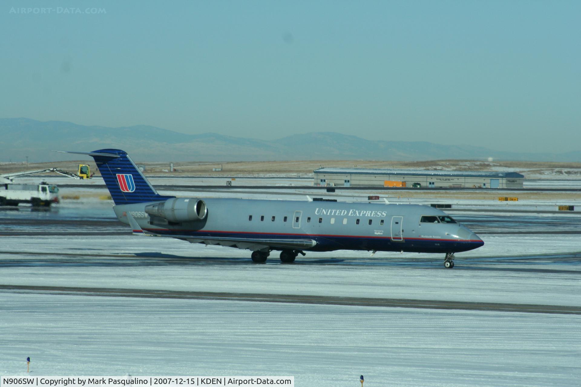 N906SW, 2001 Bombardier CRJ-200LR (CL-600-2B19) C/N 7510, CL-600-2B19