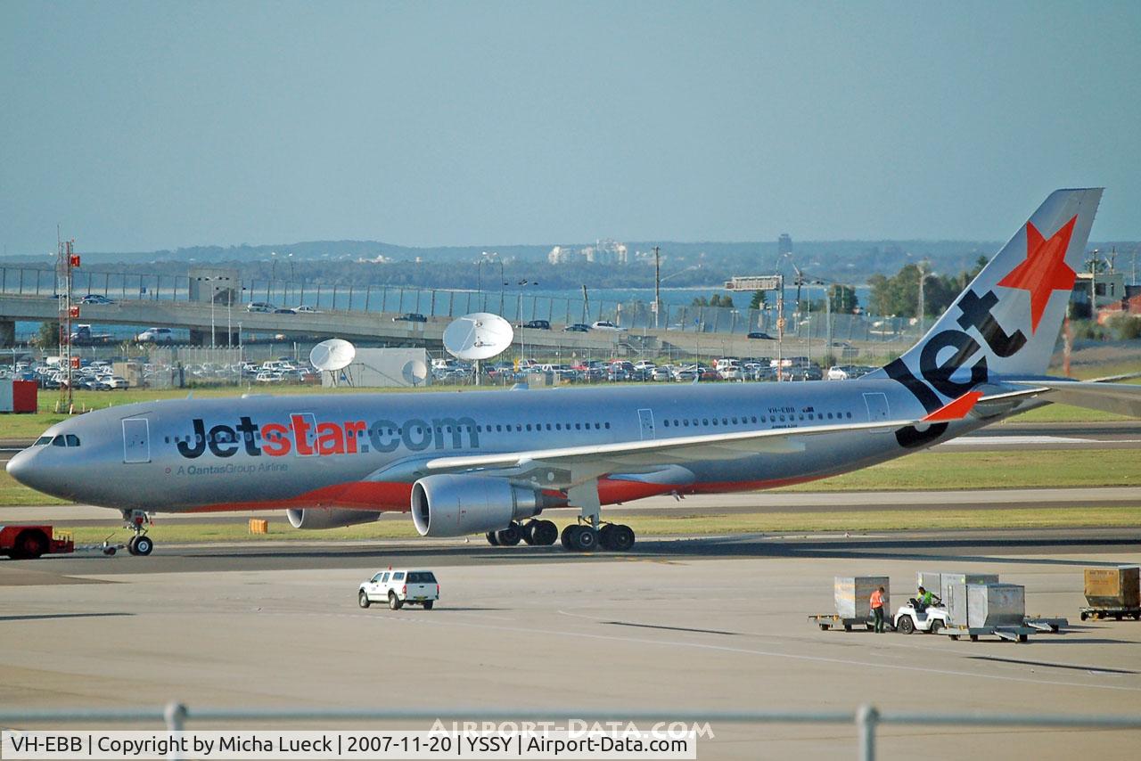 VH-EBB, 2002 Airbus A330-201 C/N 0522, Taxiing to the runway