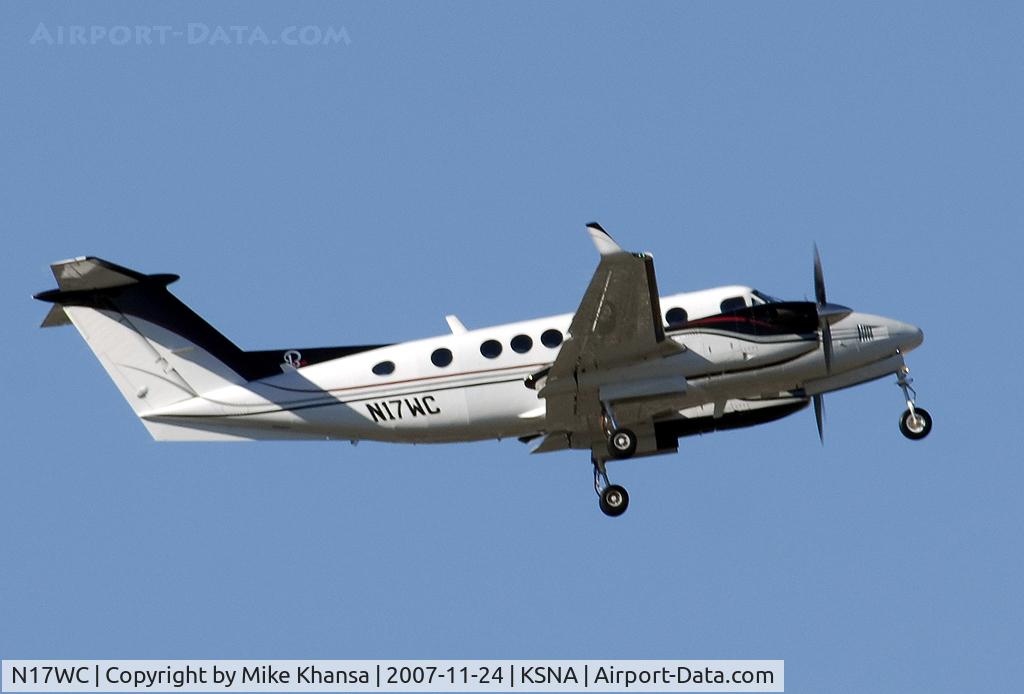 N17WC, 1997 Raytheon Aircraft Company B300 C/N FL-168, Raytheon B300 on a beautiful Southern California day.