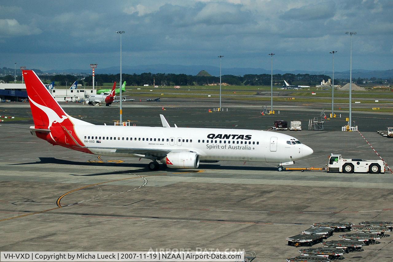 VH-VXD, 2001 Boeing 737-838 C/N 29552, Push-back
