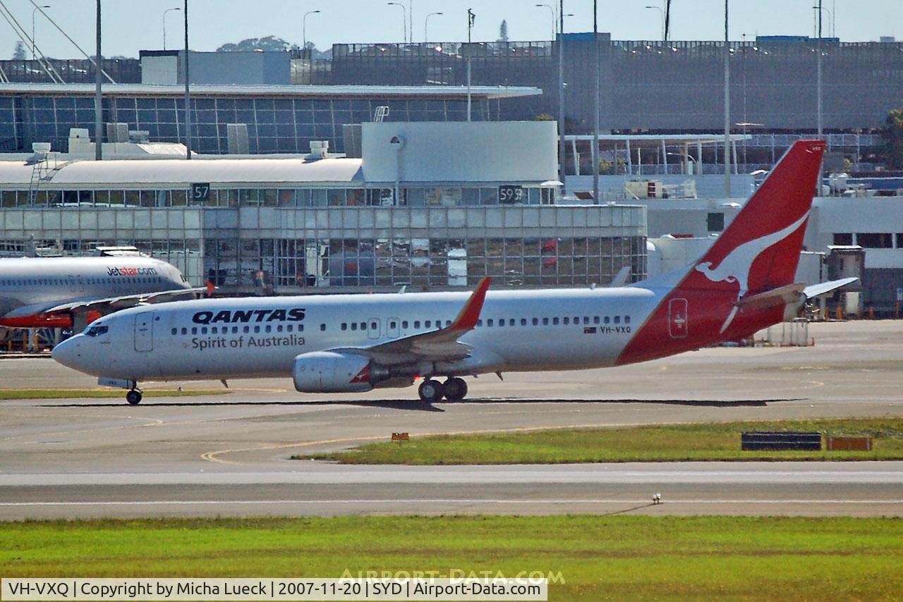 VH-VXQ, 2003 Boeing 737-838 C/N 33723, Taxiing to the gate