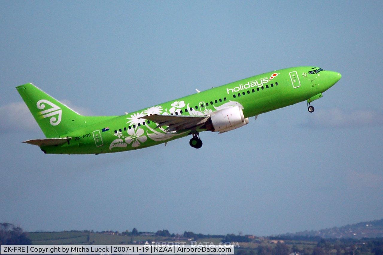 ZK-FRE, 1998 Boeing 737-3U3 C/N 28742, Climbing out of Auckland