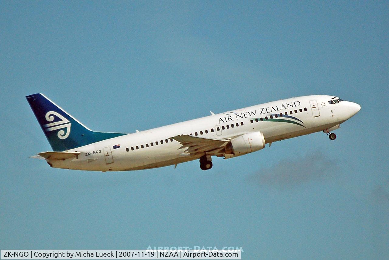 ZK-NGO, 1997 Boeing 737-37Q C/N 28548, Climbing out of Auckland