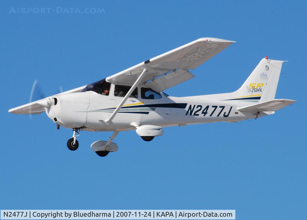 N2477J, 2001 Cessna 172S C/N 172S8802, Approach to 17L