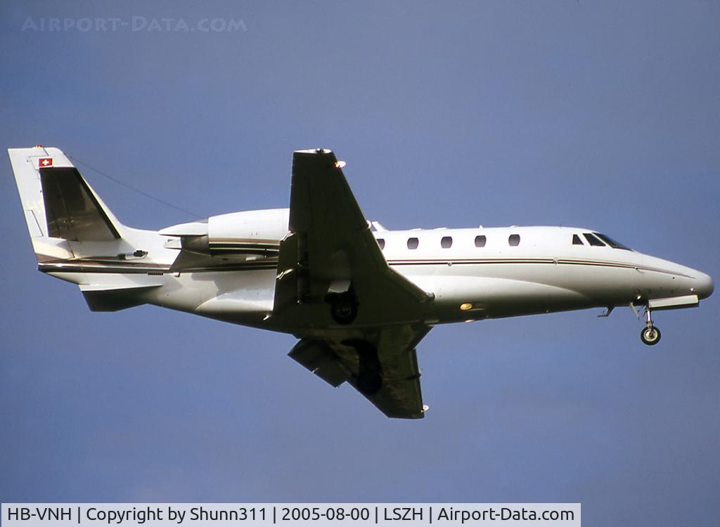 HB-VNH, 2001 Cessna 560XL Citation Excel C/N 560-5172, Landing rwy 14