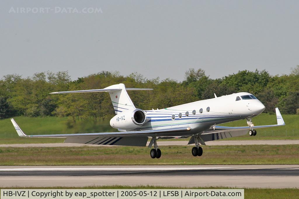 HB-IVZ, 2000 Gulfstream Aerospace G-V C/N 577, landing on rwy 16