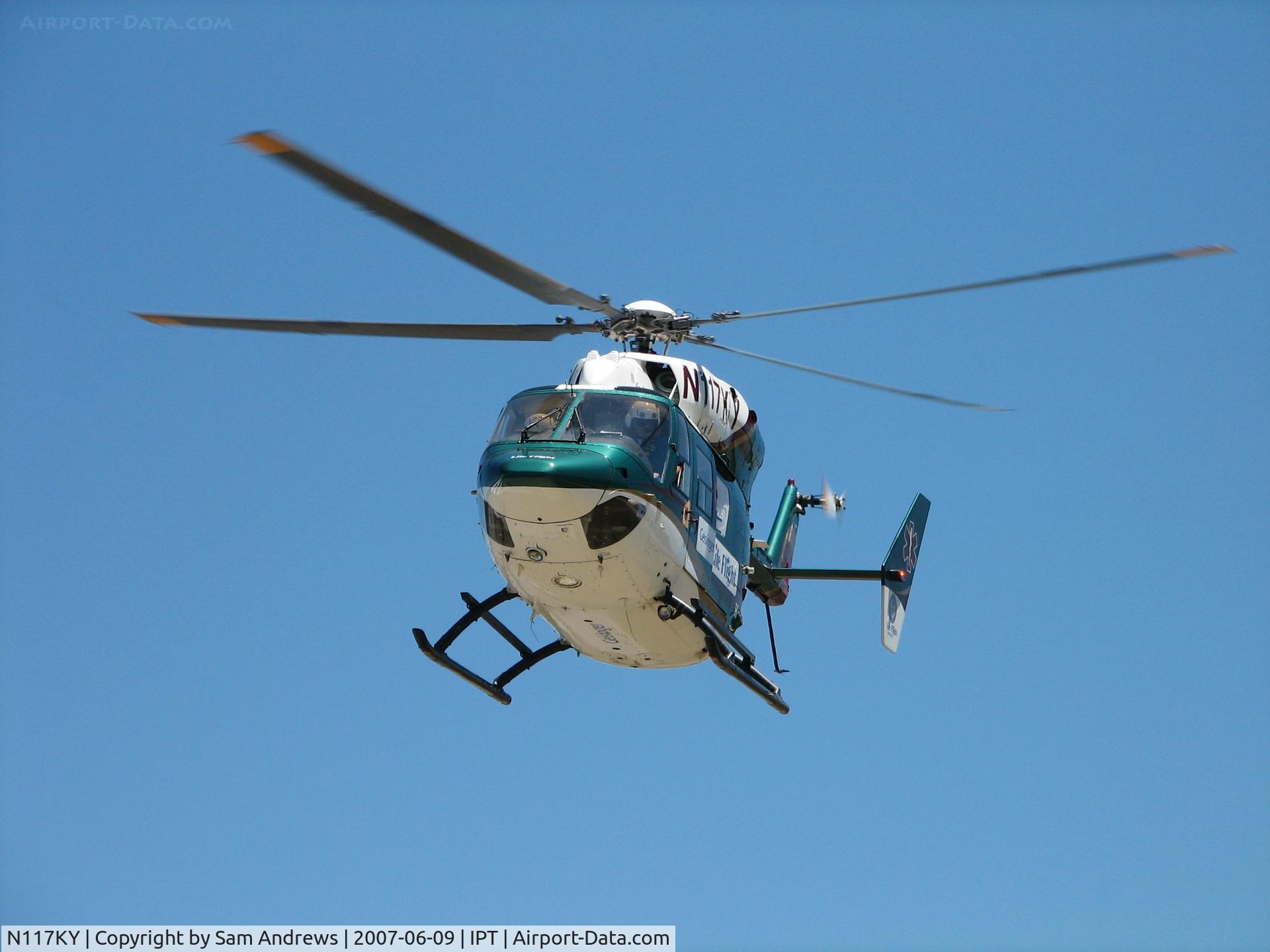 N117KY, 2002 Eurocopter-Kawasaki BK-117C-1 C/N 7544, Just after lift-off.  It had work to do so they had to leave the WRAP 2007 Fly-in