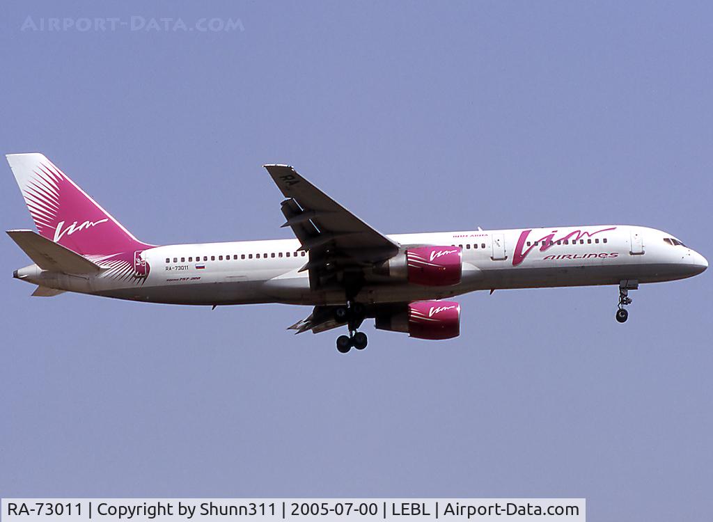 RA-73011, 1992 Boeing 757-230 C/N 25439, Landing rwy 25R