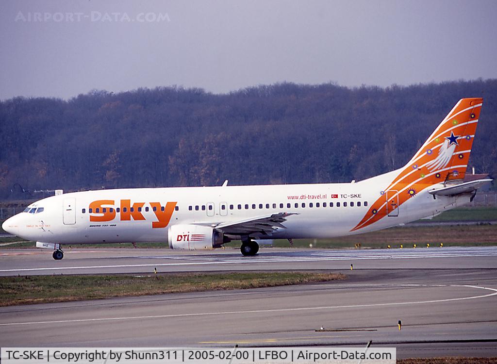 TC-SKE, 1992 Boeing 737-4Q8 C/N 25163, Line up rwy 14L for departure
