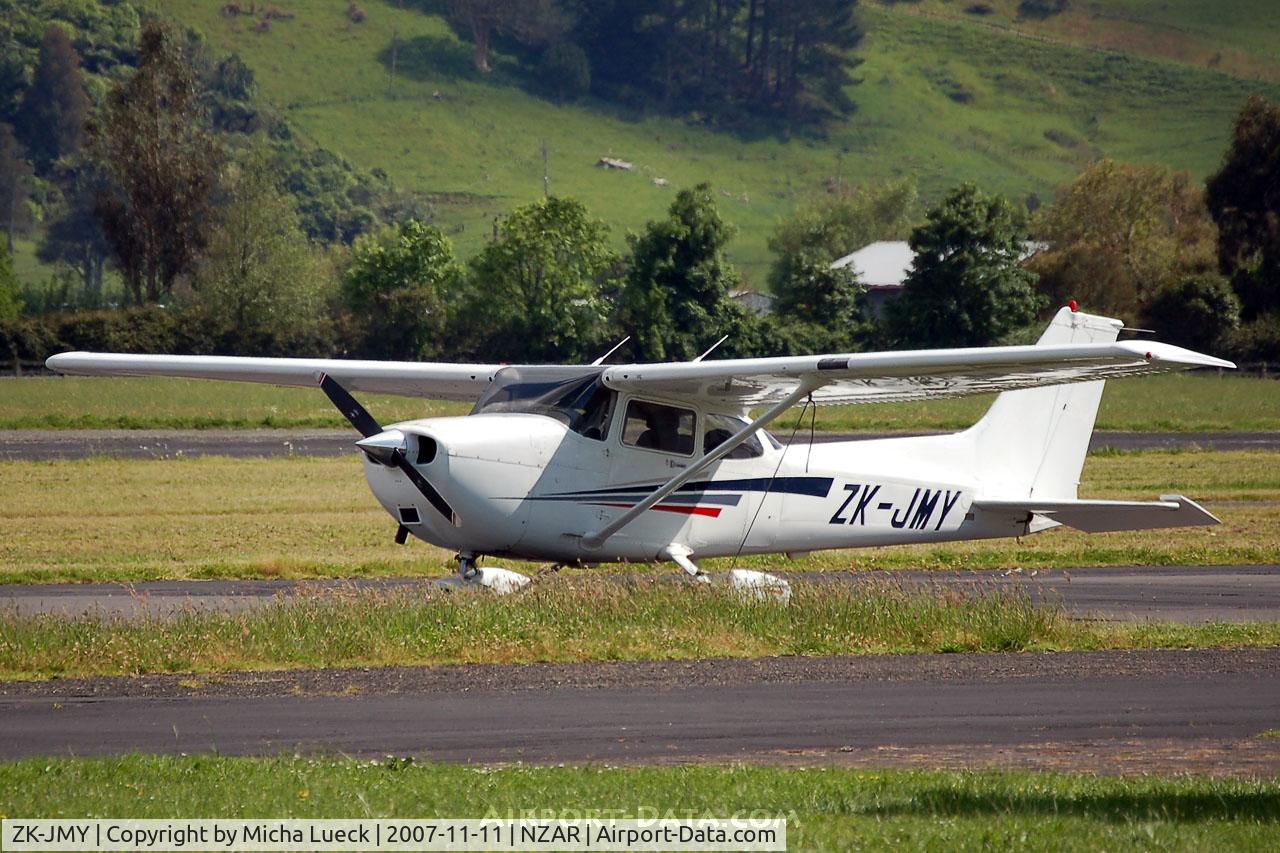 ZK-JMY, Cessna 172S C/N 172S8764, Taxiing
