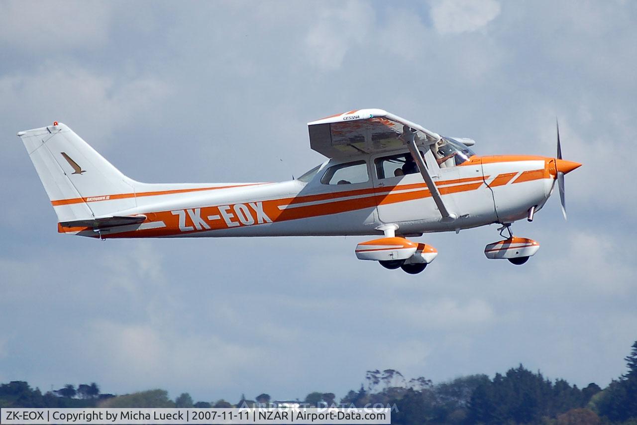 ZK-EOX, Cessna 172N C/N 17272561, Climbing out of Ardmore