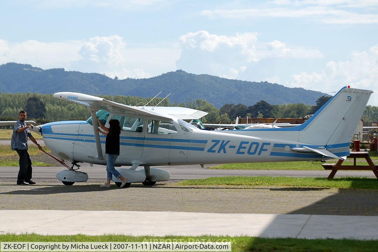 ZK-EOF, Cessna 172N C/N 17271798, Being pulled out of the hangar
