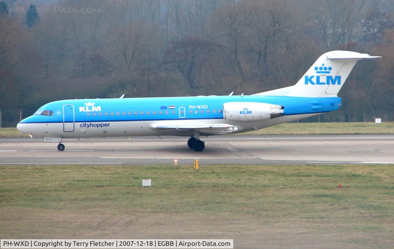 PH-WXD, 1995 Fokker 70 (F-28-0070) C/N 11563, KLM Fokker 70 awaits departure clearance from Runway 17