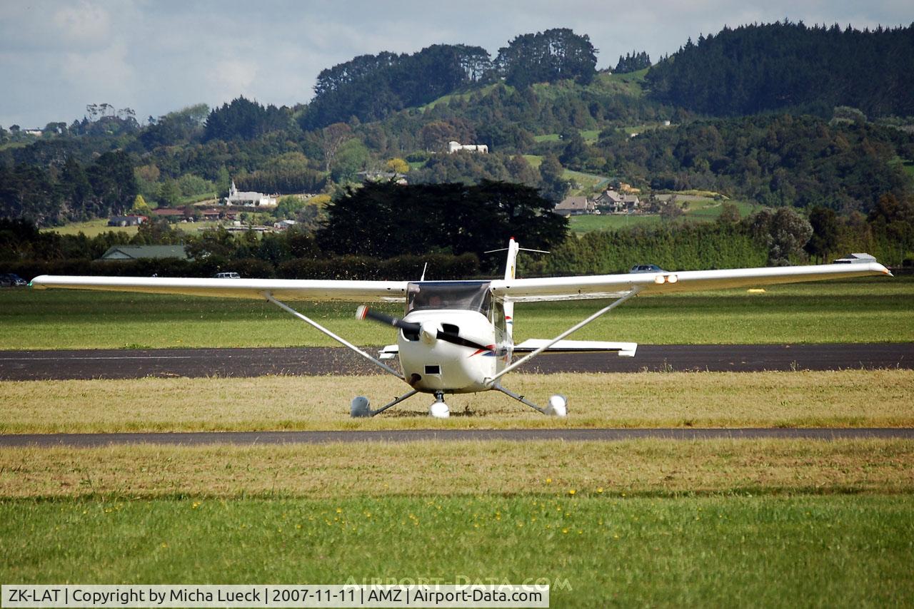 ZK-LAT, 2003 Cessna 172R C/N 17281164, Ardmore Flying School