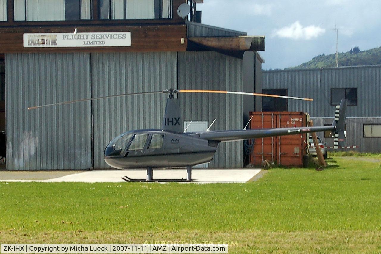 ZK-IHX, Robinson R44 II C/N 11367, At Ardmore