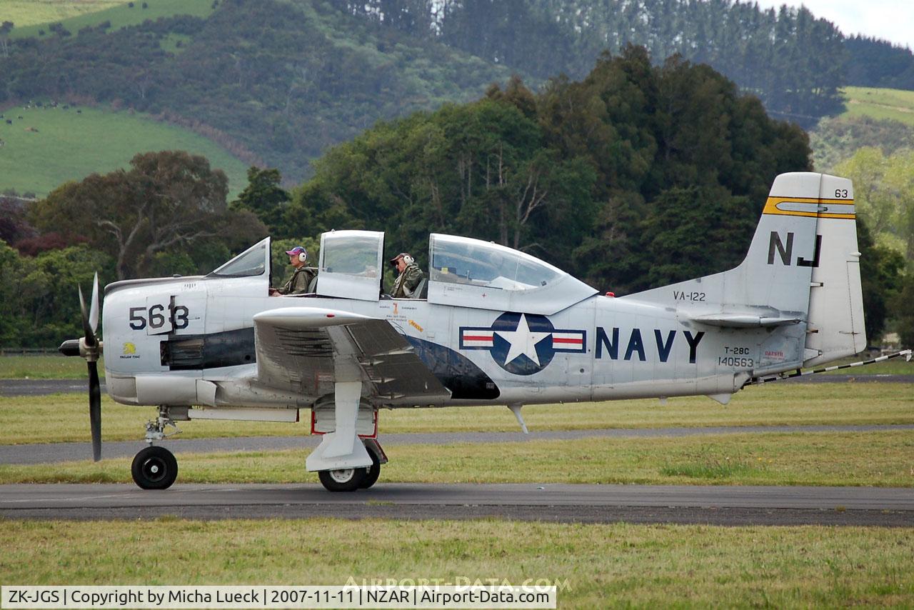 ZK-JGS, North American T-28C Trojan Trojan C/N 226-140, Taxiing to the runway