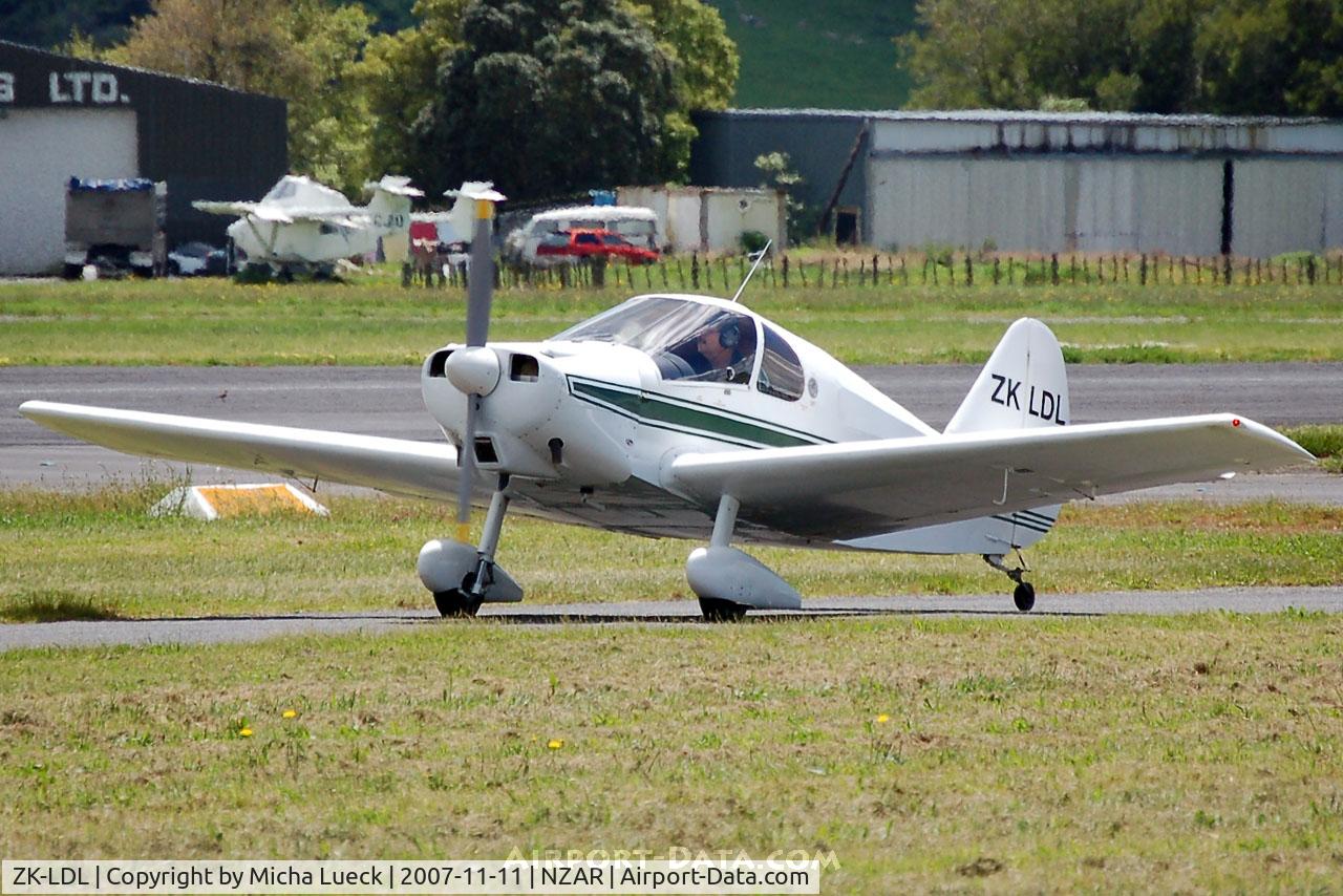 ZK-LDL, Gardan GY-20 Minicab C/N AACA/402, Taxiing