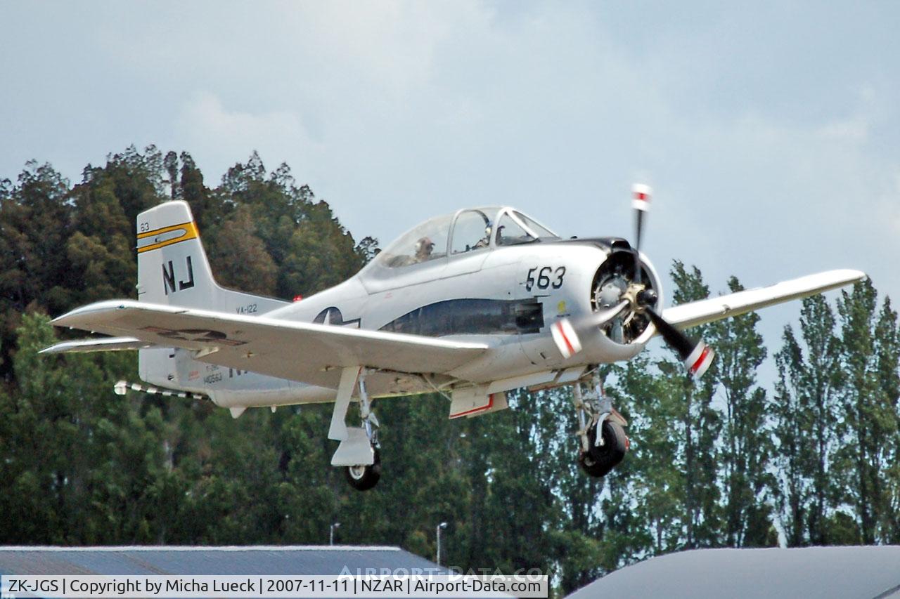 ZK-JGS, North American T-28C Trojan Trojan C/N 226-140, Taking off