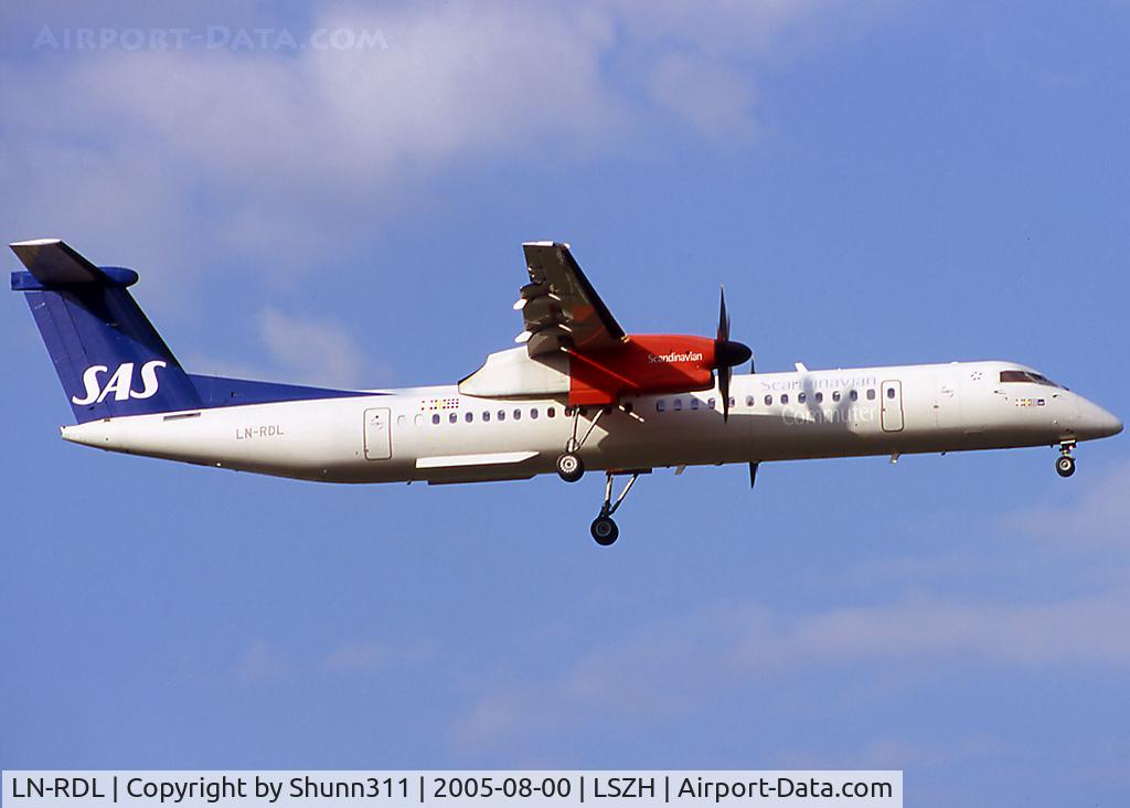 LN-RDL, 1999 De Havilland Canada DHC-8-402Q Dash 8 C/N 4011, Landing rwy 16