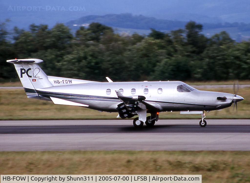 HB-FOW, 2001 Pilatus PC-12/45 C/N 411, Landing rwy 16