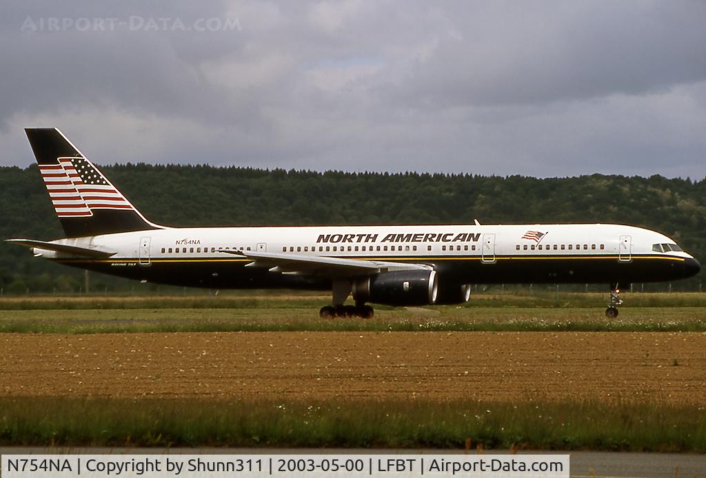 N754NA, 2001 Boeing 757-28A C/N 29381, Take off rwy 02