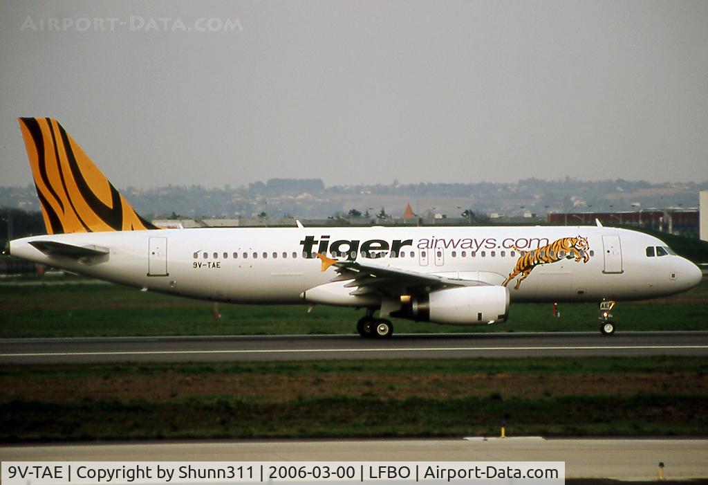 9V-TAE, 2006 Airbus A320-232 C/N 2724, Take off rwy 14R