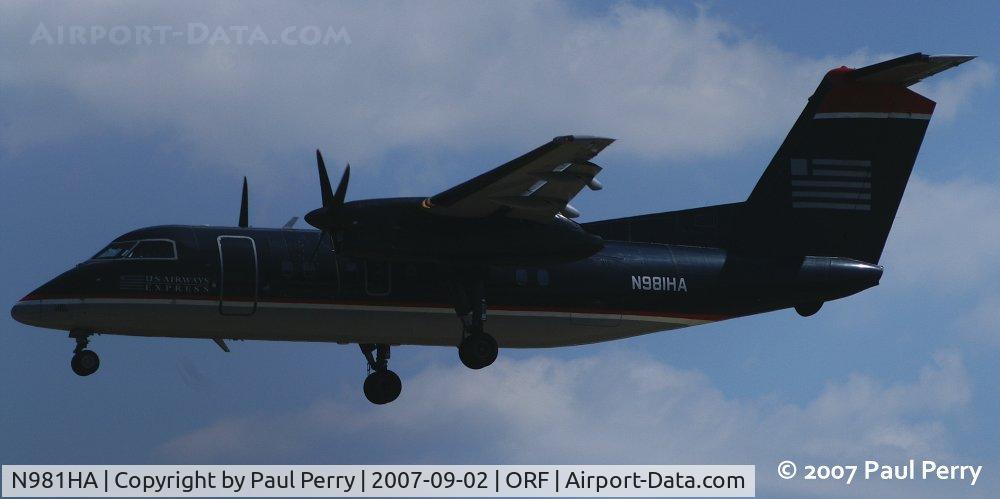 N981HA, 1994 De Havilland Canada DHC-8-102 Dash 8 C/N 378, Very short final