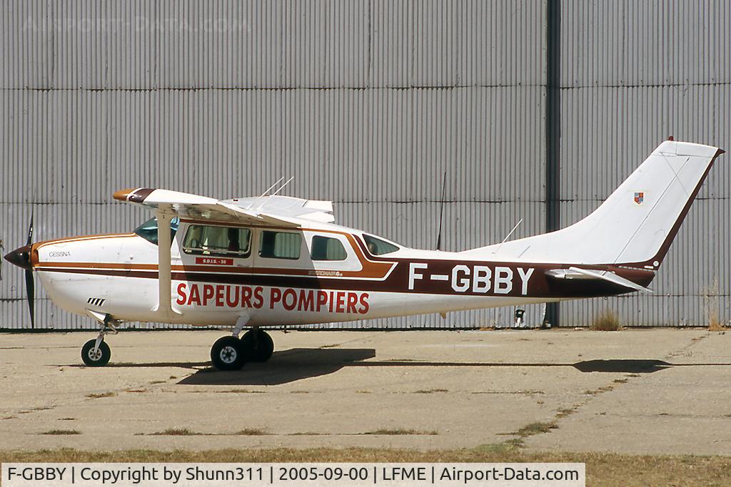F-GBBY, Cessna U206G Stationair C/N U20604375, Parked in front of the Airclub's hangar