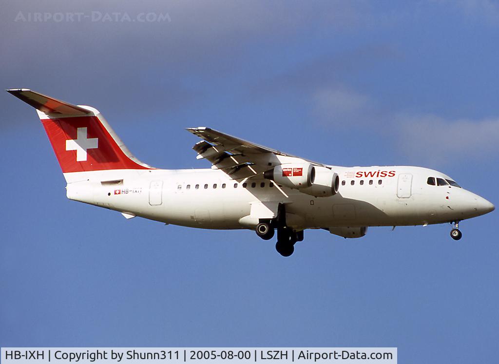 HB-IXH, 1993 British Aerospace Avro 146-RJ85 C/N E.2233, Landing rwy 14