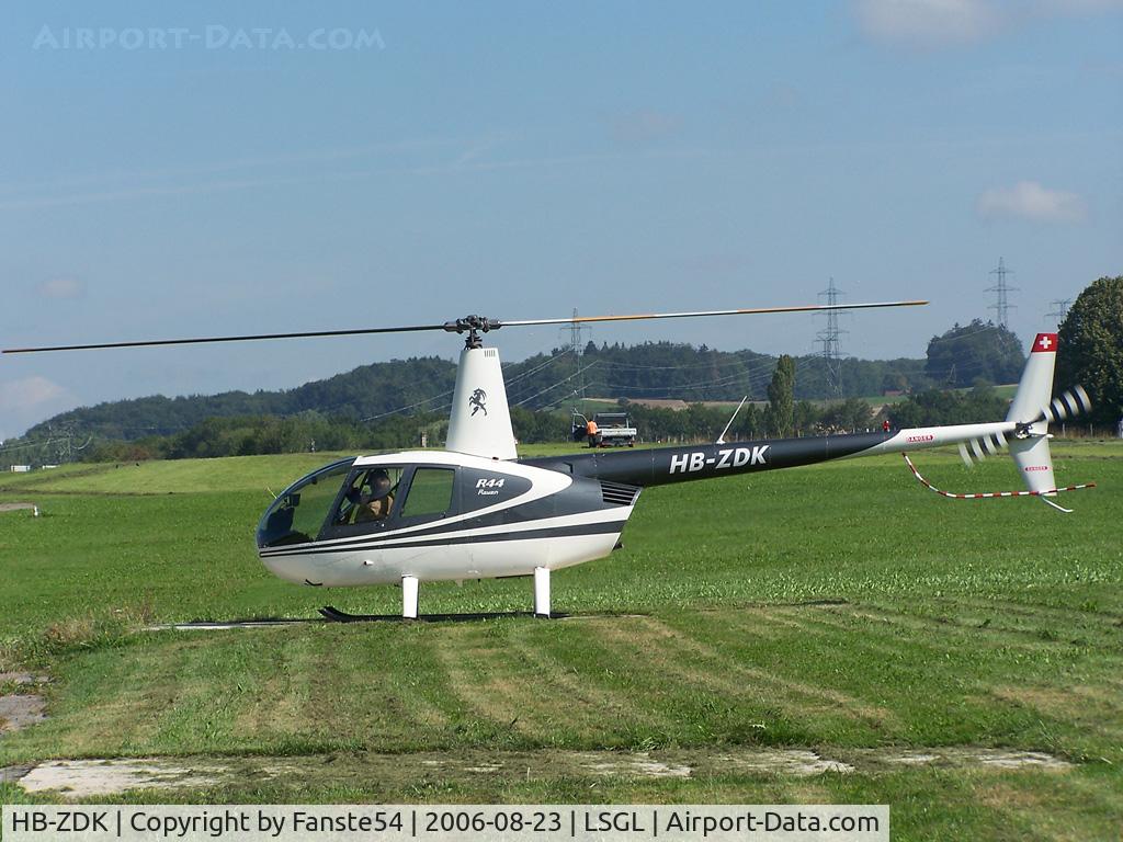 HB-ZDK, 2001 Robinson R44 Raven C/N 1106, Ready to take off