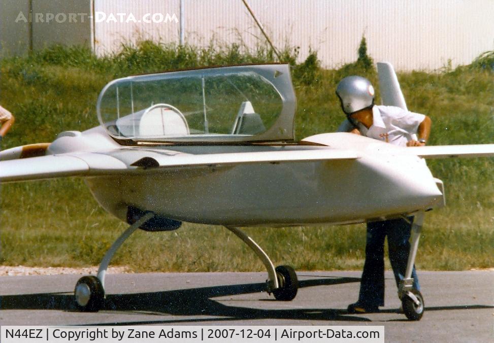 N44EZ, 1978 Rutan VariEze C/N 1139, At the former Luck Field, Ft. Worth, TX - Date Unknown ?@ 1984-85?