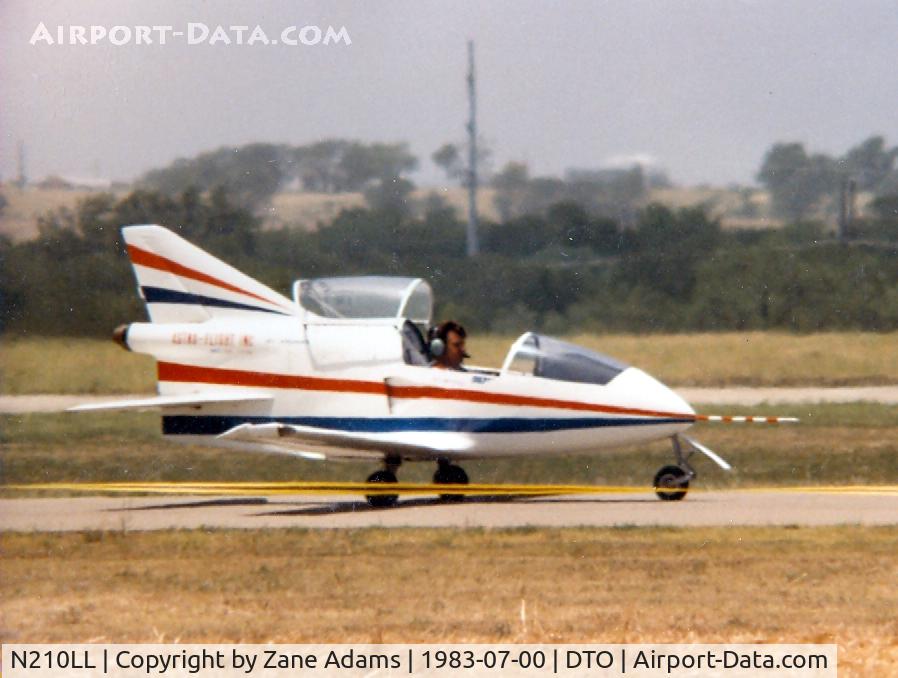 N210LL, 1974 Bede BD-5J C/N 5J-0004, N153BD (also N1BL and N210LL) in Astro Flight Inc. paint. Also flew for James Bond movie, Microjet, Bud Lite and for DOD anti cruise-missle tests)