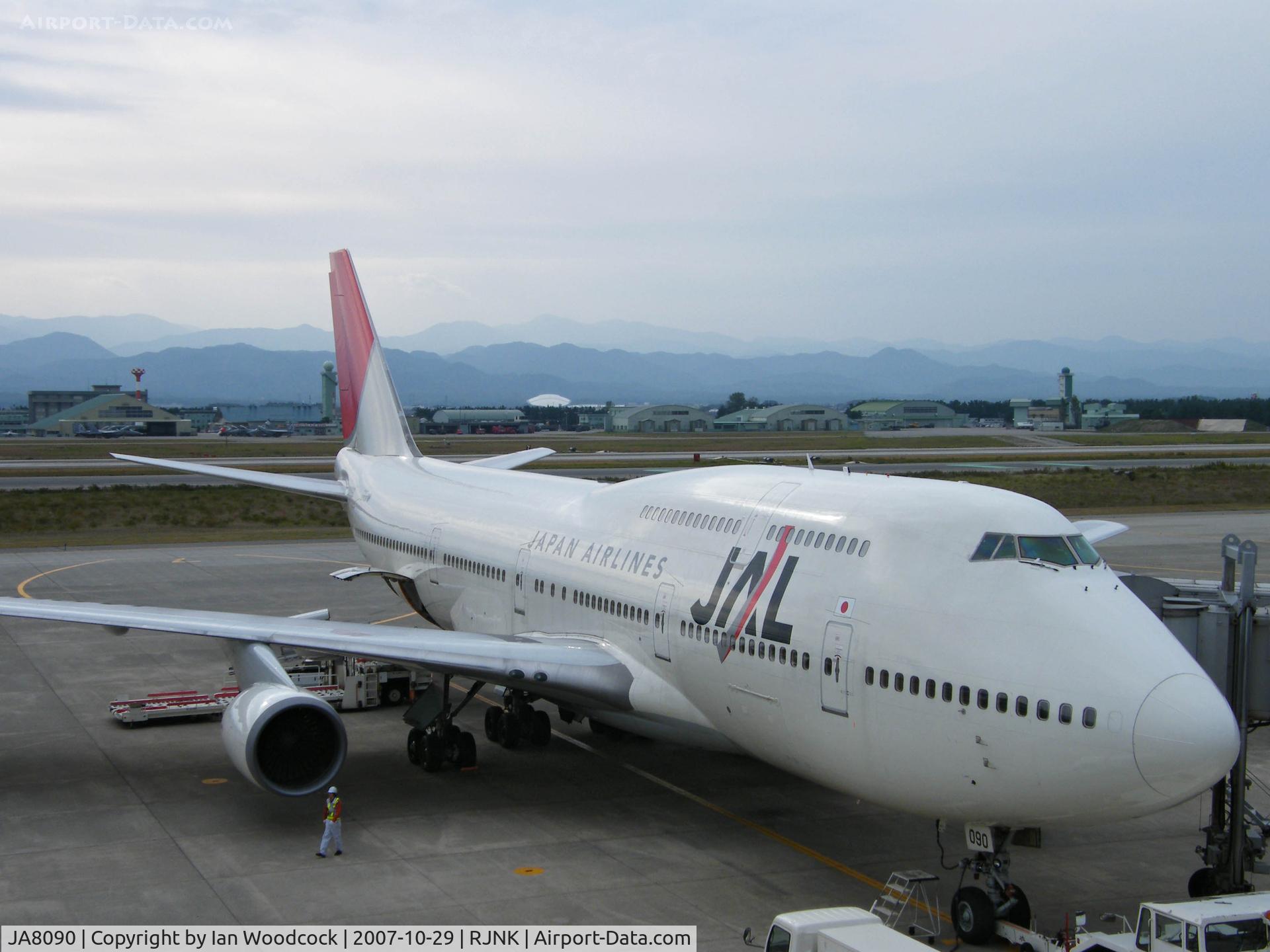JA8090, Boeing 747-446 (D) C/N 26347, Boeing 747-446D/JAL/Komatsu