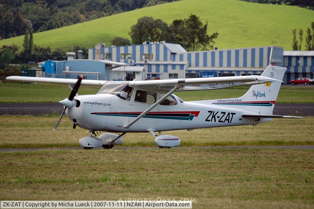 ZK-ZAT, Cessna 172R C/N 17281088, Taxiing