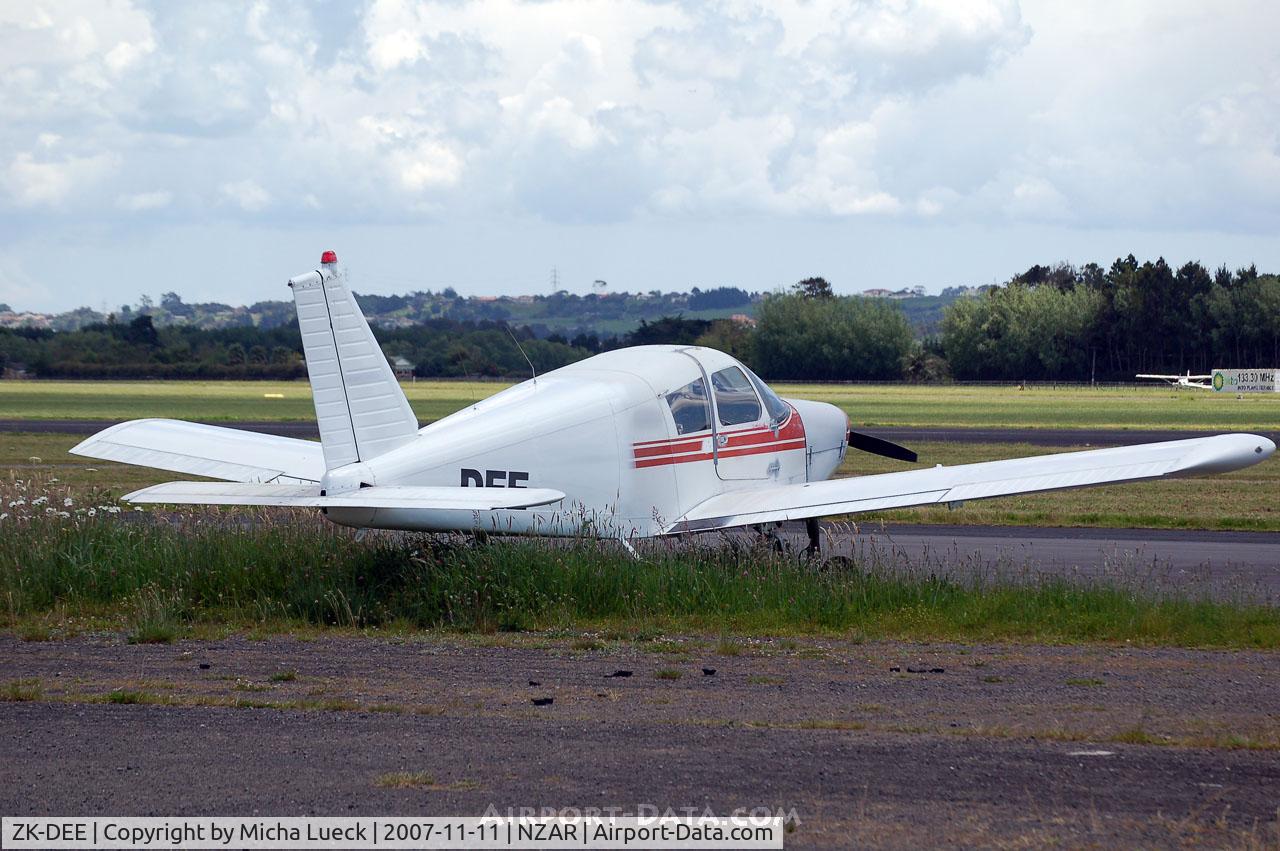 ZK-DEE, Piper PA-28-140 C/N 28-7125495, Parked