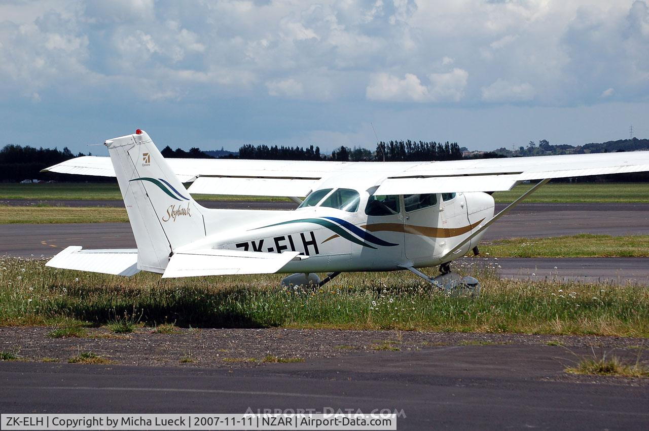 ZK-ELH, Cessna 172N C/N 17270955, Parked at Ardmore