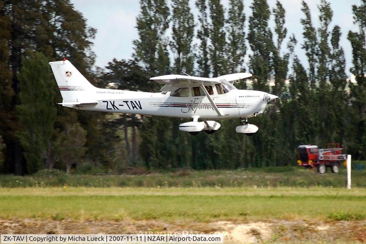 ZK-TAV, Cessna 172R C/N 17280654, just about to touch down